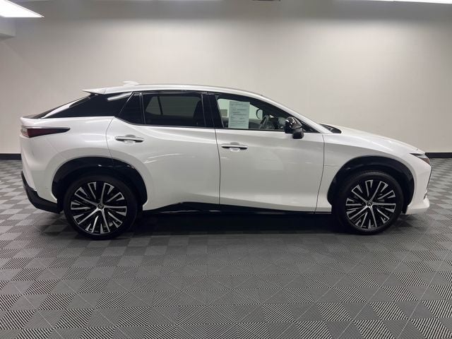 2023 Lexus RZ 450e Luxury