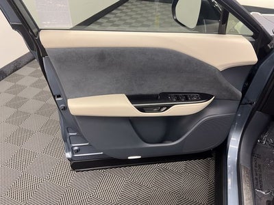 2023 Lexus RZ 450e Luxury