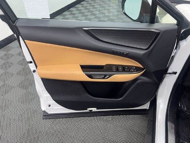 2024 Lexus NX 450h+ Luxury