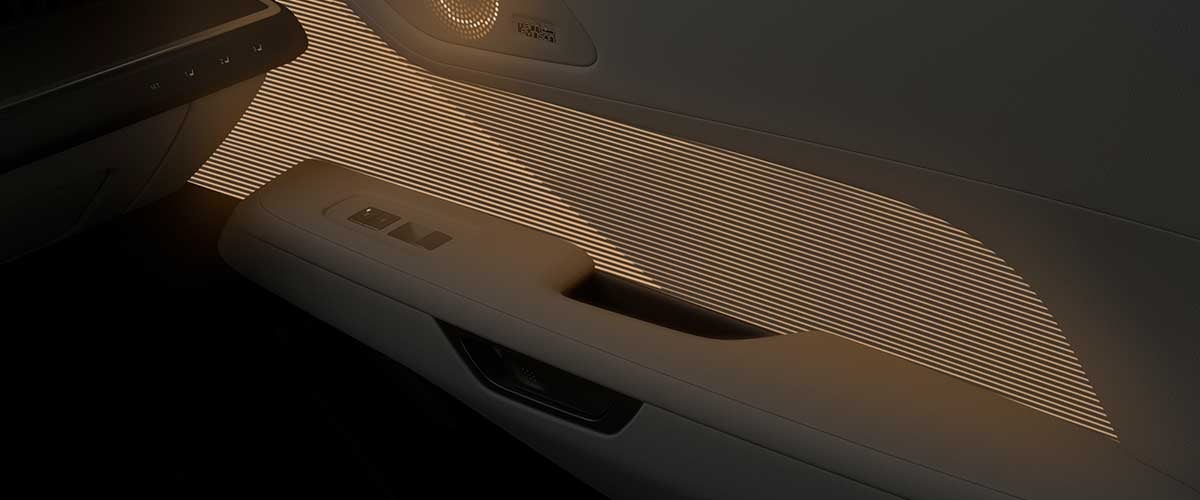 ES 500e Luxury shown in Black with Bamboo trim.