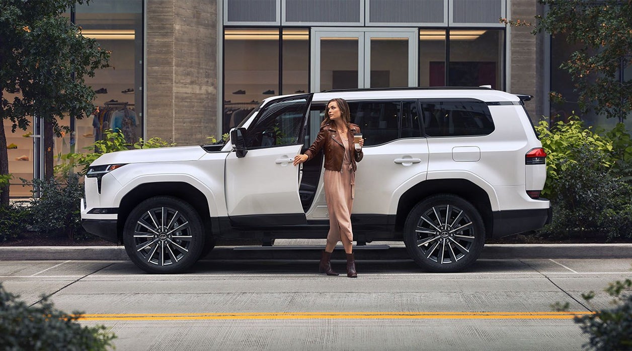 Longo Lexus in El Monte CA